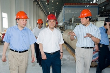 2007年5月25日，时任全国政协常委、经济委员会副主任、中国包装联合会会长石万鹏一行来公司视察