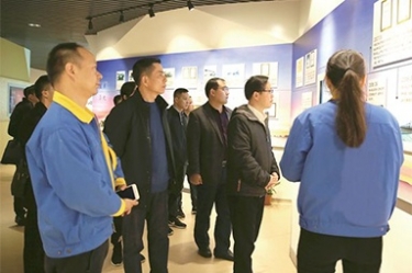 贵州省黔东南州委常委、榕江县县委书记贺代宏一行到公司参观学习考察