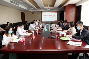 嘉兴市委常委、统战部部长李小平一行莅临8868体育首页登录调研指导